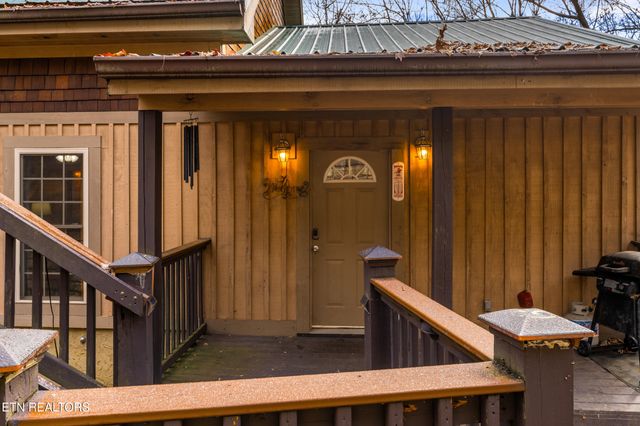514 Laural Mountain Rd, Gatlinburg, TN 37738