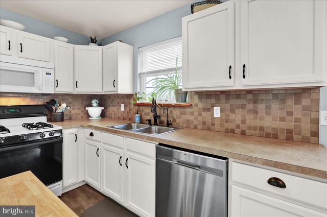 14 WEISER CT, Womelsdorf, PA 19567