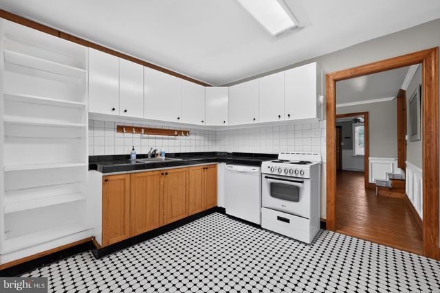 224 WILLIAMS AVE, Narberth, PA 19072