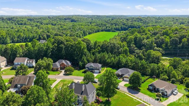 189 Hunters Hill Drive, Statesville, NC 28677