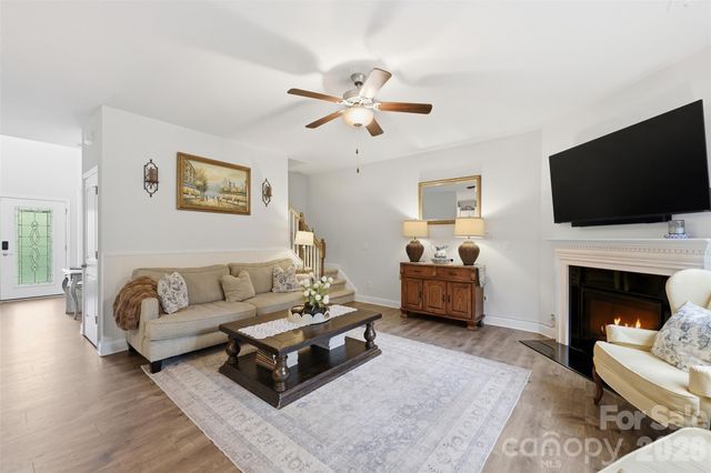 189 Hunters Hill Drive, Statesville, NC 28677