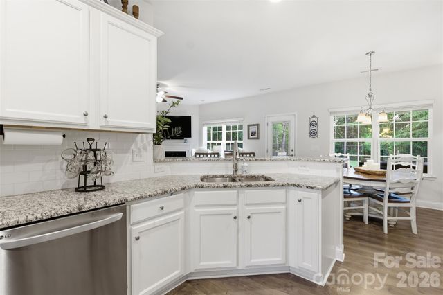 189 Hunters Hill Drive, Statesville, NC 28677