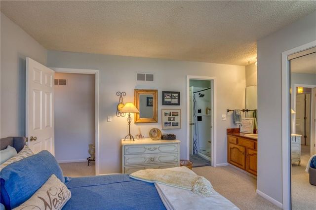 5122 Lamar Avenue, Mission, KS 66202