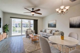 904 Hampton CIR, Naples, FL 34105