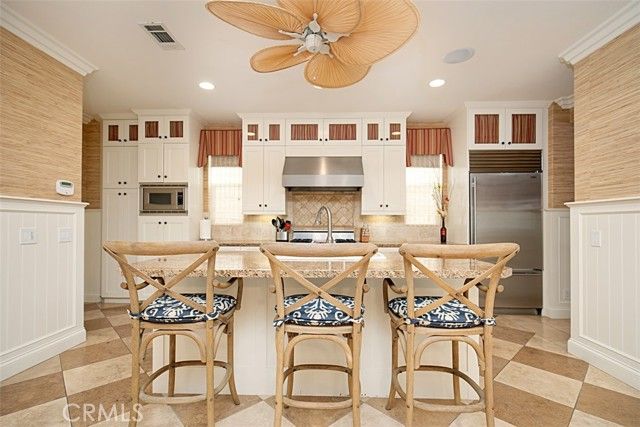 208 E Balboa Boulevard, Newport Beach, CA 92661