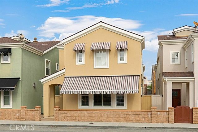 208 E Balboa Boulevard, Newport Beach, CA 92661