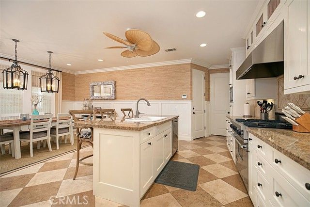 208 E Balboa Boulevard, Newport Beach, CA 92661