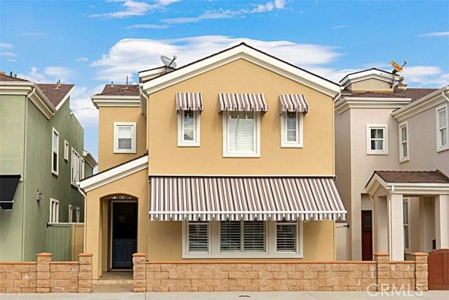 208 E Balboa Boulevard, Newport Beach, CA 92661