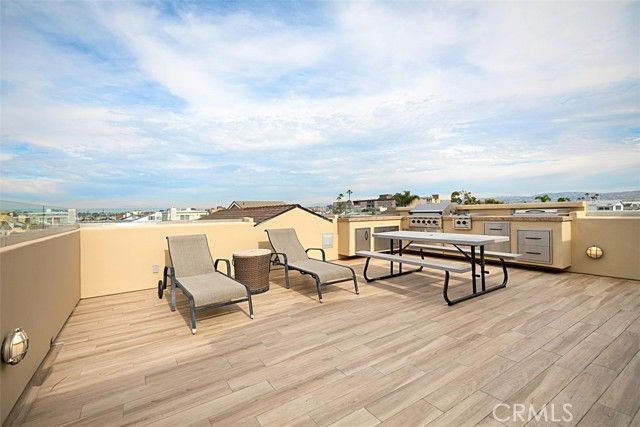 208 E Balboa Boulevard, Newport Beach, CA 92661