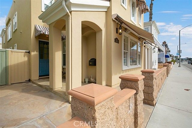 208 E Balboa Boulevard, Newport Beach, CA 92661