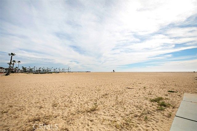 208 E Balboa Boulevard, Newport Beach, CA 92661