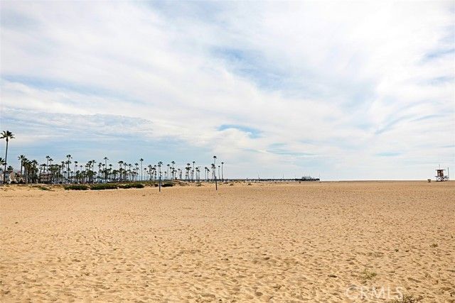 208 E Balboa Boulevard, Newport Beach, CA 92661