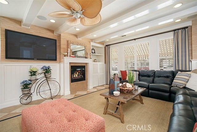 208 E Balboa Boulevard, Newport Beach, CA 92661