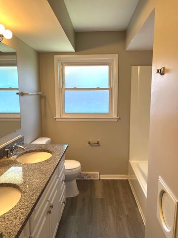 17120 University Avenue, South Holland, IL 60473