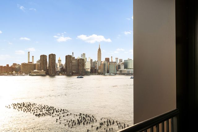 29 HURON Street 6CW, New York City, NY 11222