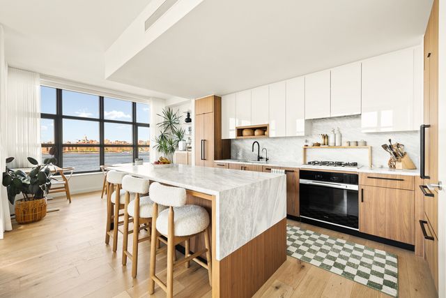 29 HURON Street 6CW, New York City, NY 11222