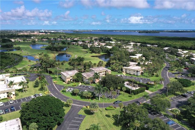 35 Vista Gardens Trail 204, Vero Beach, FL 32962