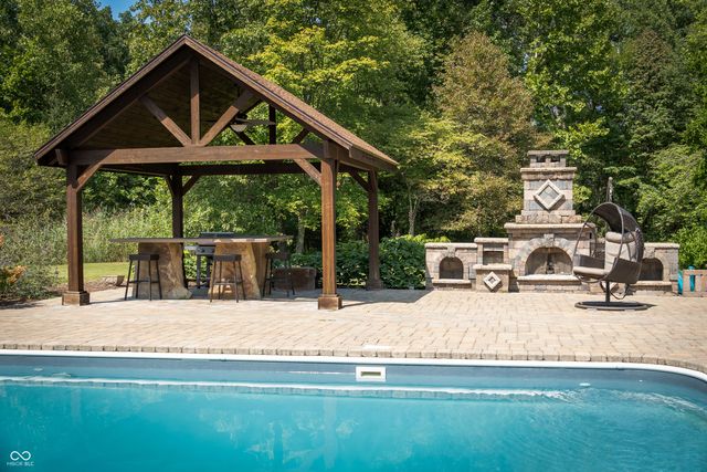 12980 W Mount Healthy Road, Columbus, IN 47201