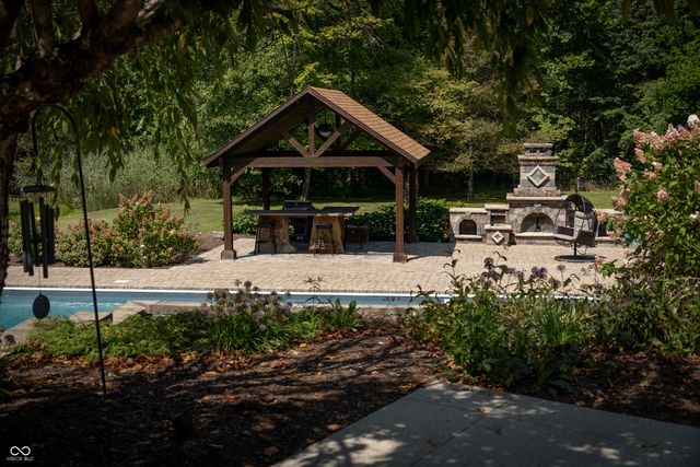 12980 W Mount Healthy Road, Columbus, IN 47201