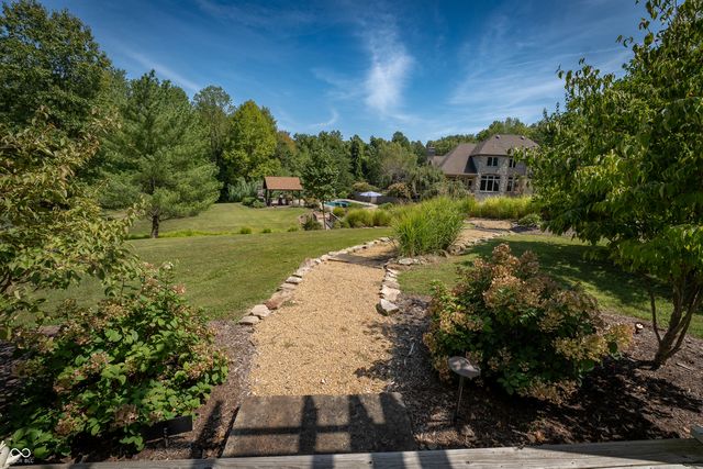 12980 W Mount Healthy Road, Columbus, IN 47201