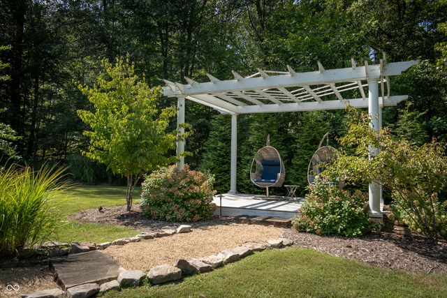 12980 W Mount Healthy Road, Columbus, IN 47201