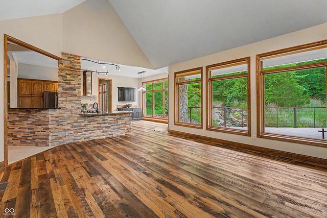 12980 W Mount Healthy Road, Columbus, IN 47201