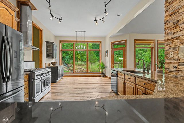 12980 W Mount Healthy Road, Columbus, IN 47201