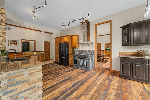 12980 W Mount Healthy Road, Columbus, IN 47201