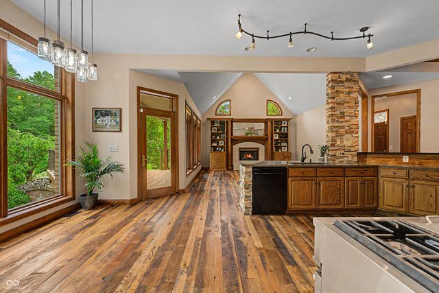 12980 W Mount Healthy Road, Columbus, IN 47201