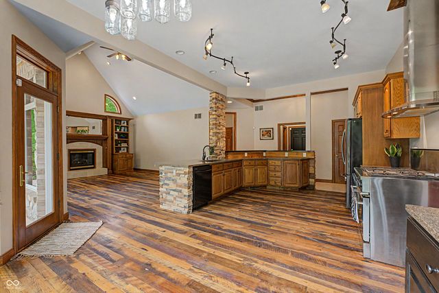 12980 W Mount Healthy Road, Columbus, IN 47201