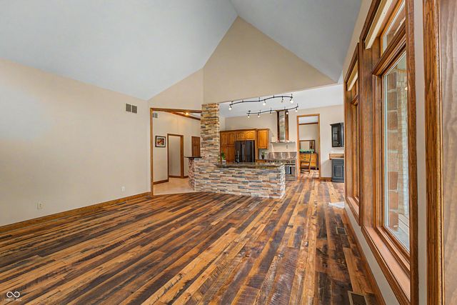 12980 W Mount Healthy Road, Columbus, IN 47201