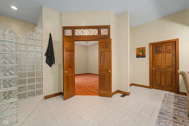 12980 W Mount Healthy Road, Columbus, IN 47201