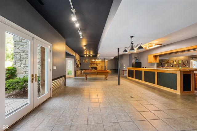 12980 W Mount Healthy Road, Columbus, IN 47201