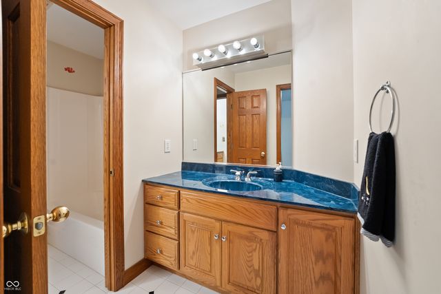 12980 W Mount Healthy Road, Columbus, IN 47201