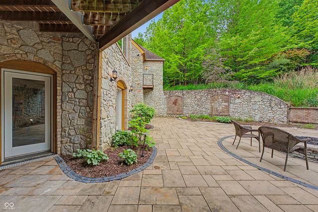12980 W Mount Healthy Road, Columbus, IN 47201