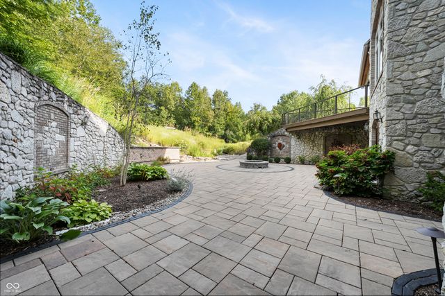 12980 W Mount Healthy Road, Columbus, IN 47201