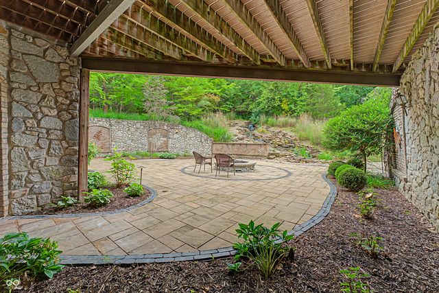 12980 W Mount Healthy Road, Columbus, IN 47201