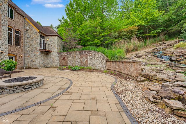 12980 W Mount Healthy Road, Columbus, IN 47201
