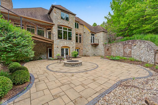 12980 W Mount Healthy Road, Columbus, IN 47201