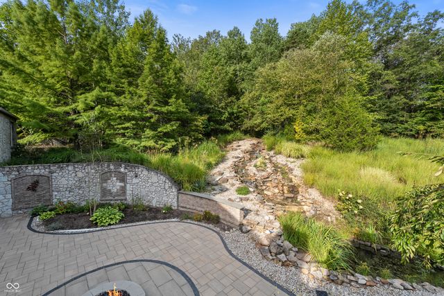 12980 W Mount Healthy Road, Columbus, IN 47201