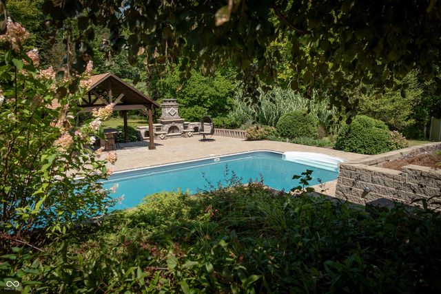 12980 W Mount Healthy Road, Columbus, IN 47201