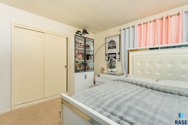 2001 W 22nd St Street, Sioux Falls, SD 57105