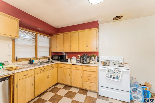 2001 W 22nd St Street, Sioux Falls, SD 57105