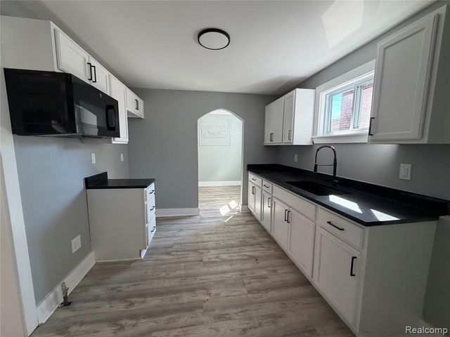 3031 Glendale Street, Detroit, MI 48238
