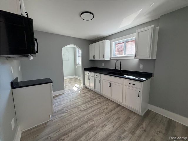 3031 Glendale Street, Detroit, MI 48238