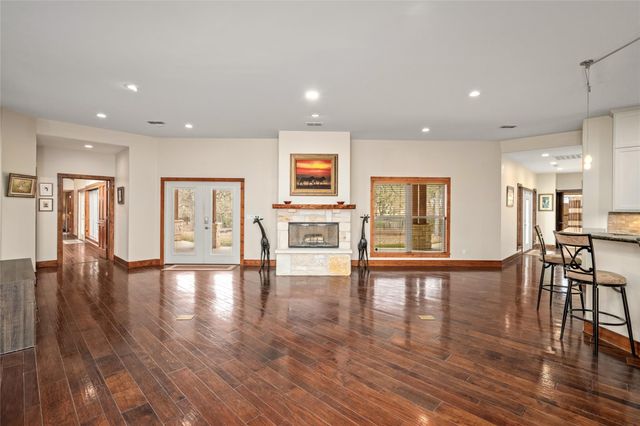 145 State Loop 92, La Grange, TX 78945