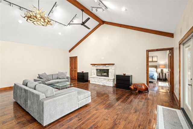 145 State Loop 92, La Grange, TX 78945