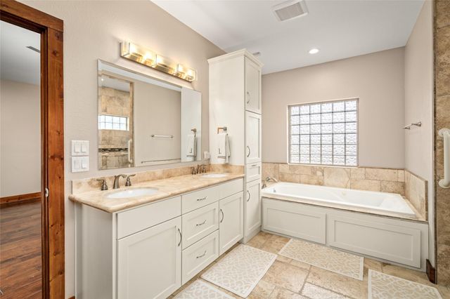 145 State Loop 92, La Grange, TX 78945