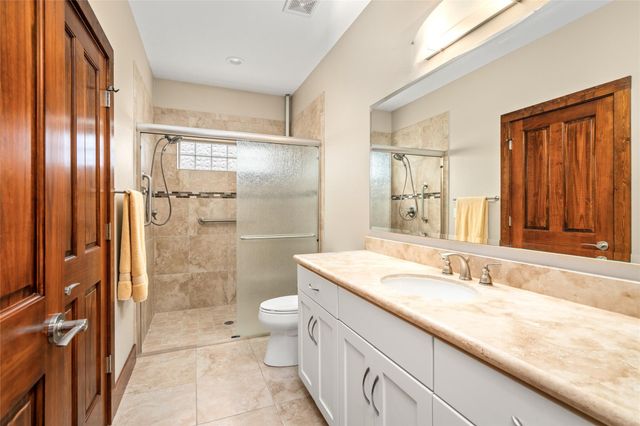 145 State Loop 92, La Grange, TX 78945