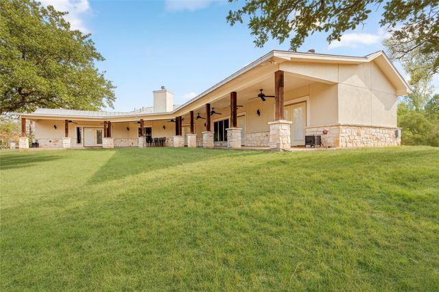 145 State Loop 92, La Grange, TX 78945